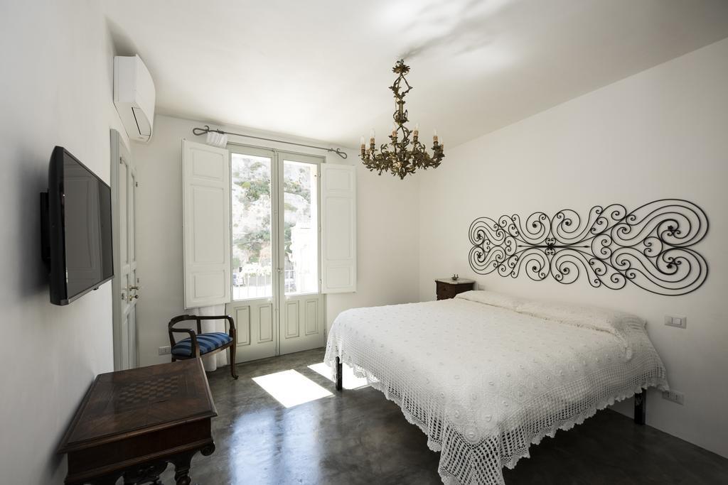 Sanbartolomeo Casa & Putia Bed & Breakfast ชิคลี ภายนอก รูปภาพ